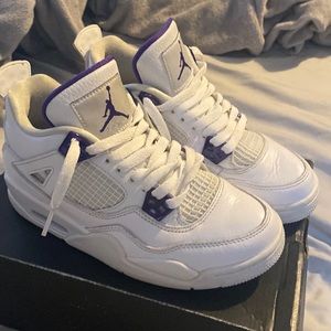 Selling jordan 4 purple metallic mid condition size 4.5